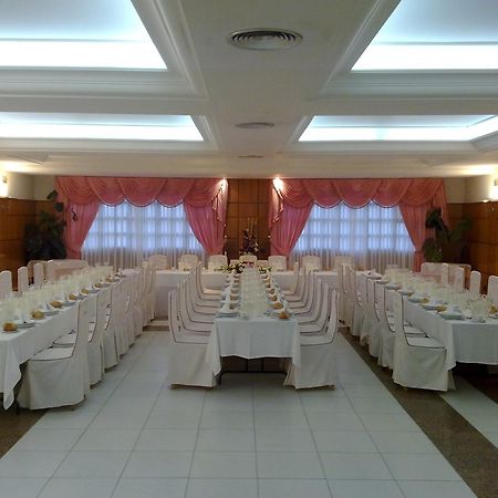Hostal Restaurante Terra Cha Vilalba Dış mekan fotoğraf