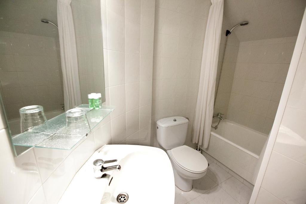 Hostal Restaurante Terra Cha Vilalba Dış mekan fotoğraf